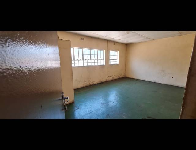 Warehouse property to rent in ANDERBOLT